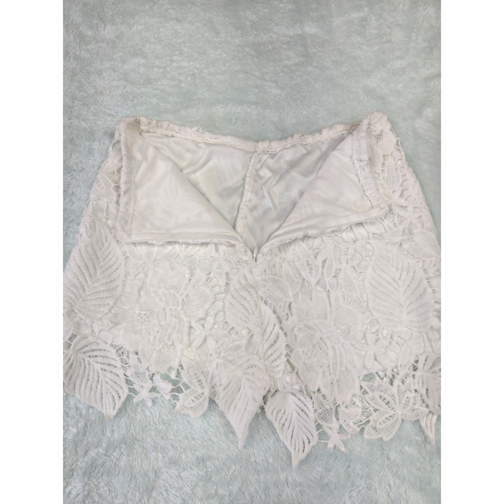 White Floral Leaf Guipure Lace High Waisted Shorts Scalloped Hem Small T1X5 - Picture 10 of 11